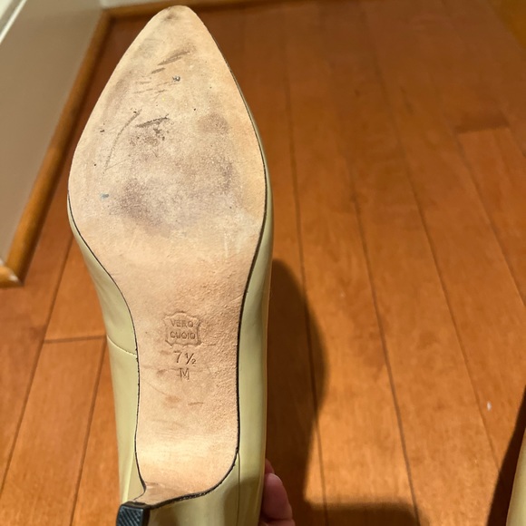 Vaneli pumps shiny beige size 7.5 excellent condition versatile business party - Picture 4 of 5